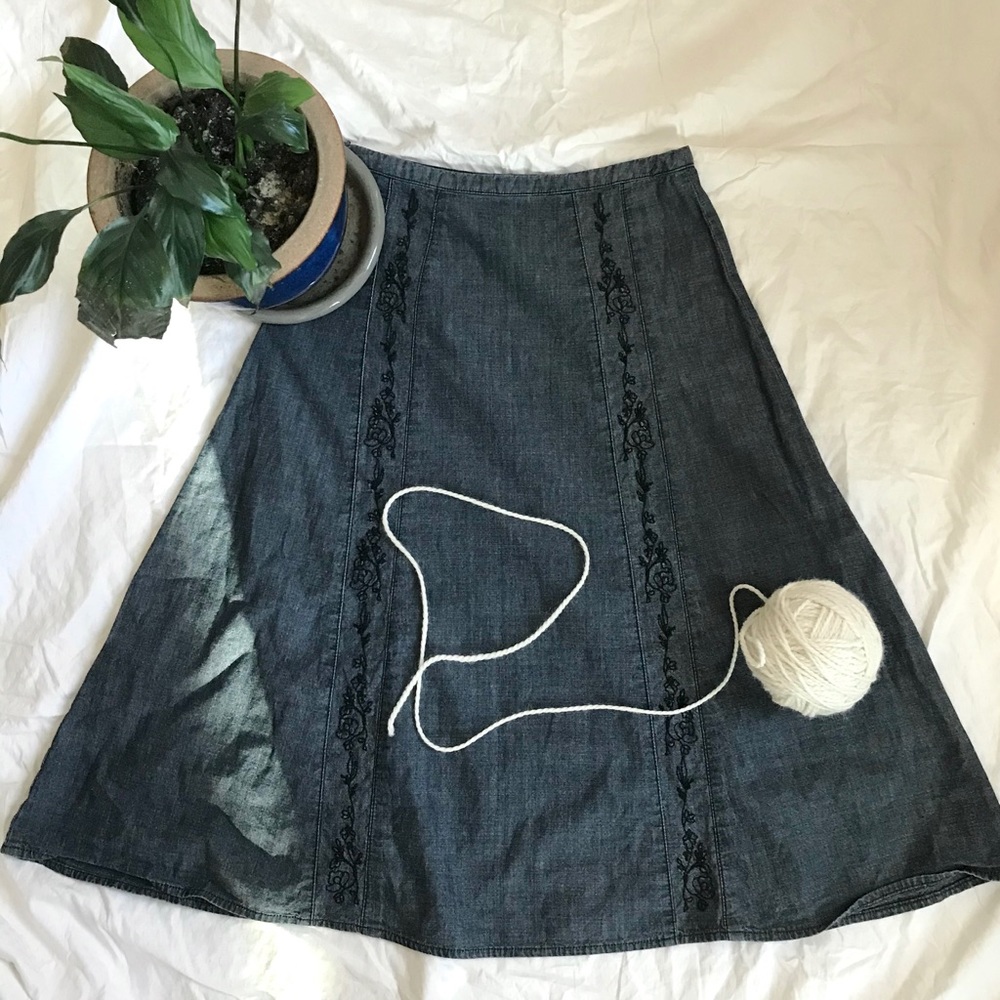 High waisted midi jean embroidered skirt